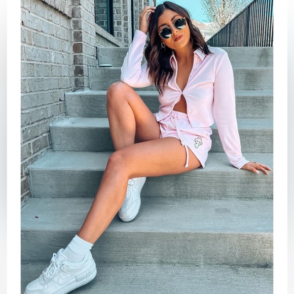 Fabletics Towel Terry Fabric Mushroom Top and Shorts Set - Picture 3 of 11